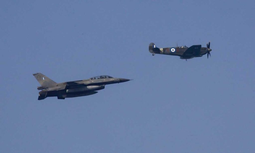 Φλοίσβος: Δείτε εικόνες από την αεροπορική επίδειξη για την γιορτή του προστάτη της Πολεμικής Αεροπορίας (φώτο) (upd)