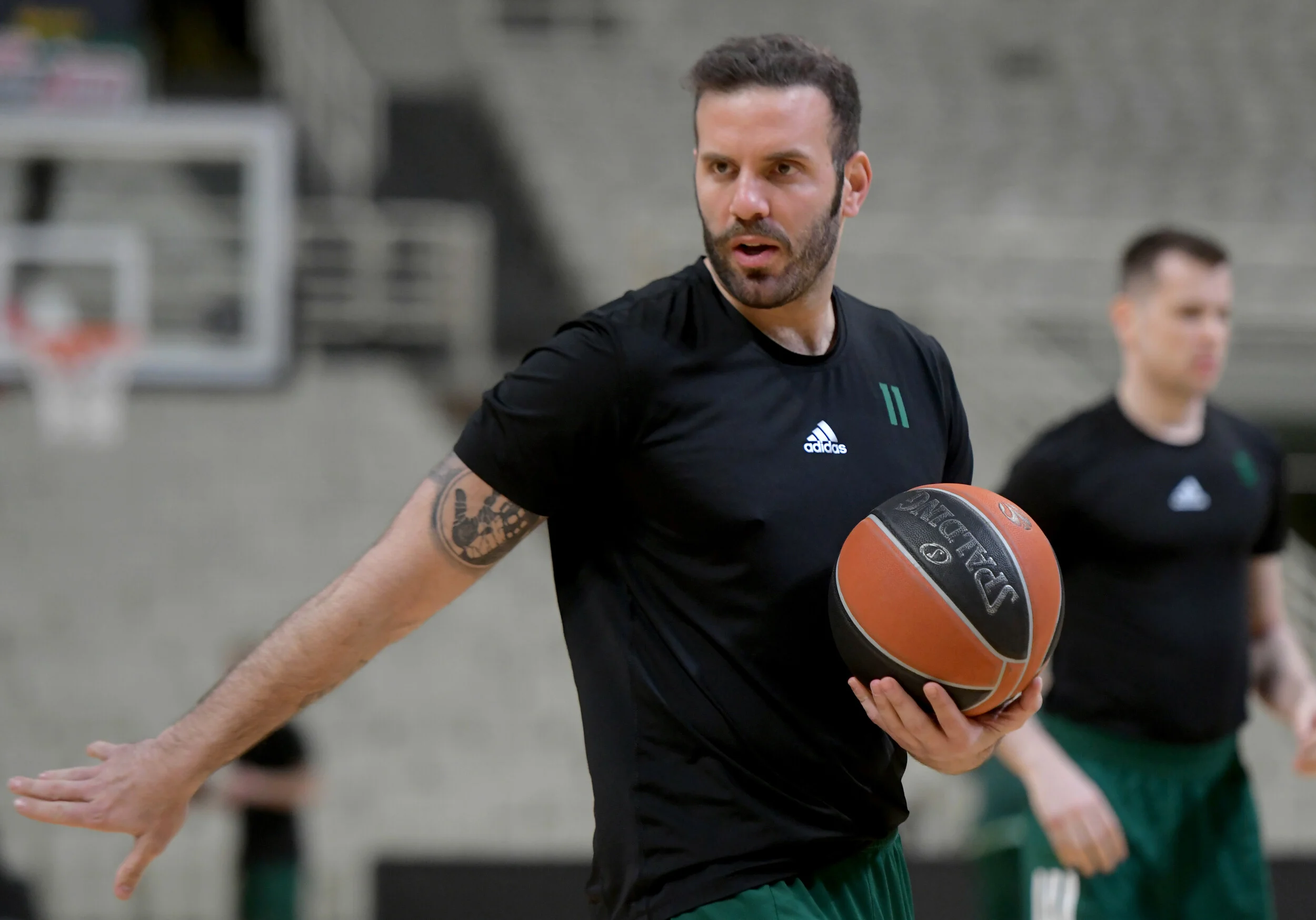 Ν.Παππάς: Πέταξε τη μπάλα του μπάσκετ στο κεφάλι του διαιτητή σε ερασιτεχνικό αγώνα και αποβλήθηκε (βίντεο)