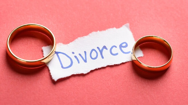 Ο πιο παράξενος χωρισμός: Το ζευγάρι που πήρε διαζύγιο γιατί απατούσαν ο ένας τον άλλον μεταξύ τους