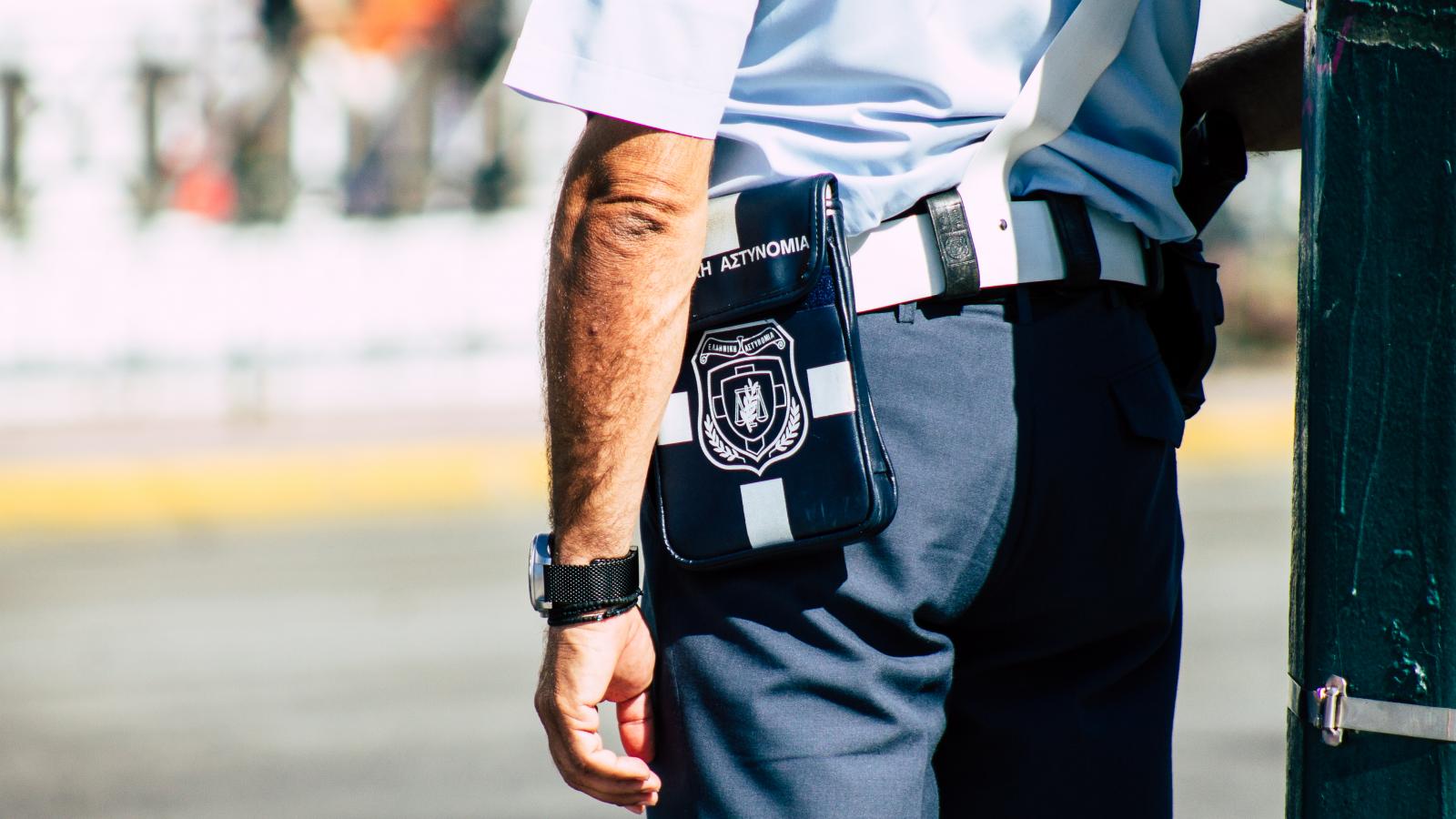 Ποια αξεσουάρ στο αυτοκίνητο μπορεί να κρύβουν κινδύνους για πρόστιμα έως και 700 ευρώ