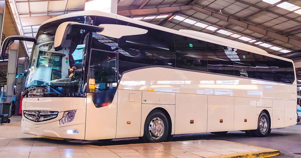 Η 21χρονη που γλίτωσε από το λεωφορείο στην Αρκαδία περιγράφει τις συγκλονιστικές στιγμές που έζησε (φώτο)