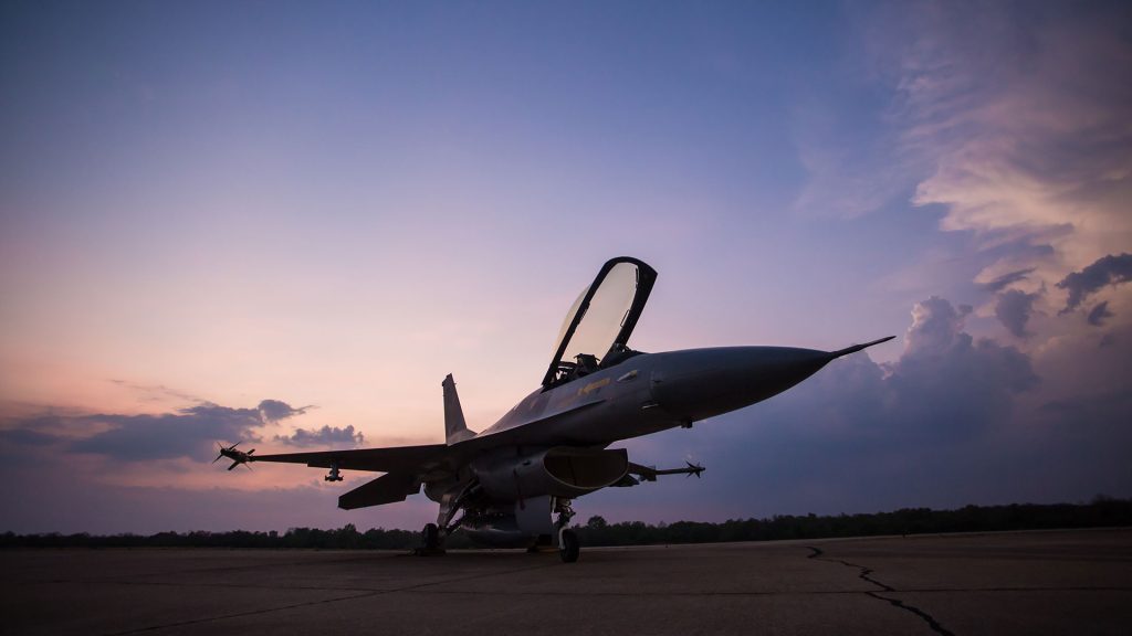 Στη Ρουμανία τα πρώτα ολλανδικά F-16 για την εκπαίδευση των Ουκρανών πιλότων