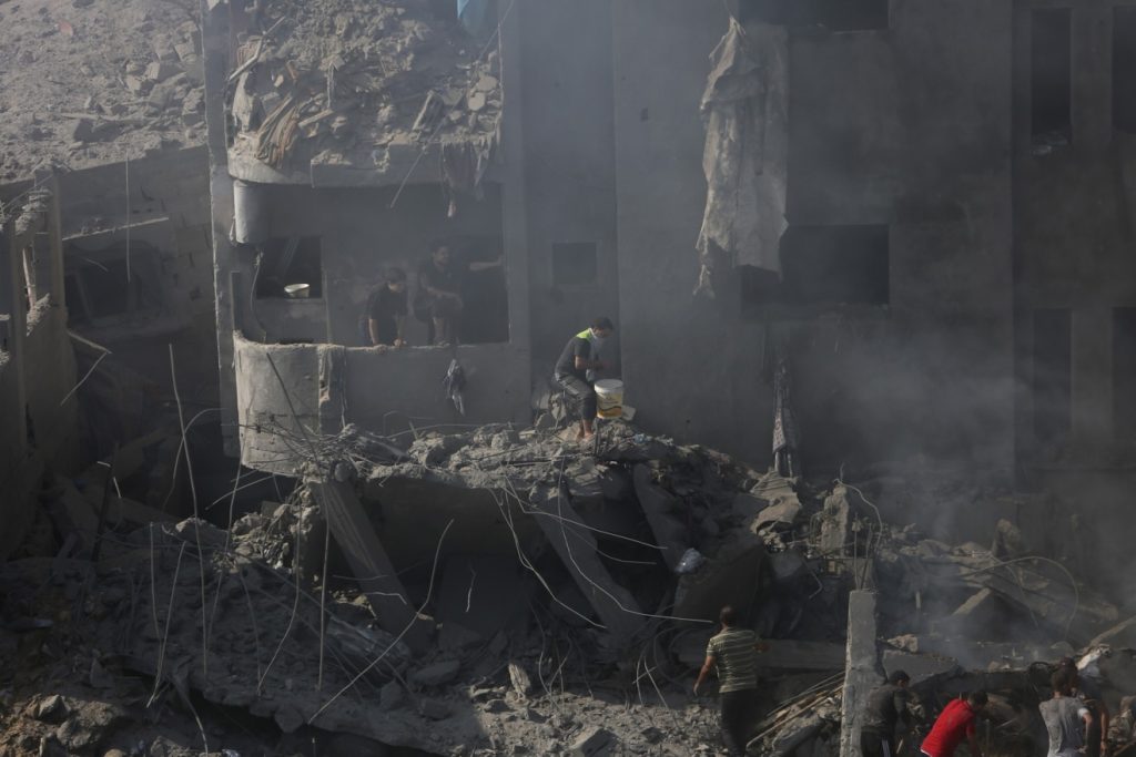 Ακόμη ένας Παλαιστίνιος δημοσιογράφος σκοτώθηκε στη Γάζα – Βομβαρδίστηκε το σπίτι του