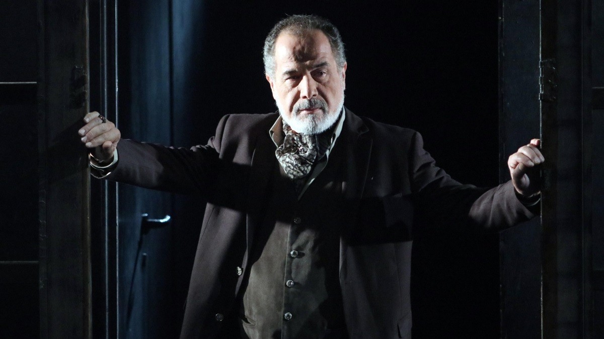 Θ.Κατσαφάδος: «Ήμουν 9 και ο 11χρονος αδελφός μου διαμελίστηκε μπροστά μου – Δεν μιλούσα για τρία χρόνια»