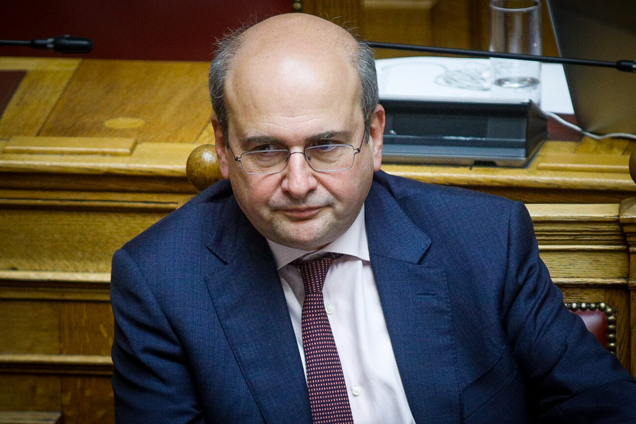 Δ.Βερβεσός για Κ.Χατζηδάκη: «Δεν ξέρει πως βγαίνει το μεροκάματο – Δικηγόρος που δεν ξέρει που είναι τα δικαστήρια »