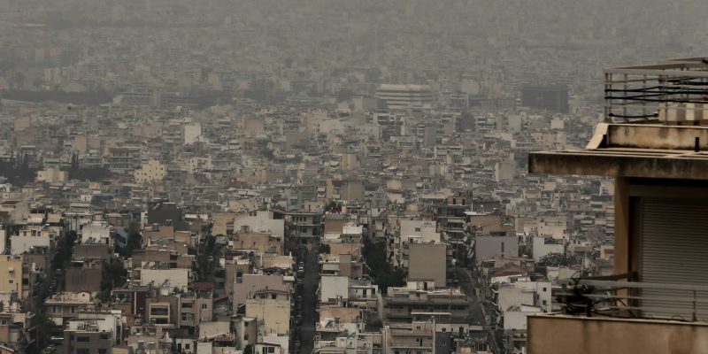 Καιρός: Ζέστη και σκόνη από τη Σαχάρα σήμερα – Που θα έχει ομίχλη