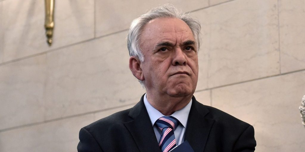 Επιστολή Γ.Δραγασάκη προς όλους όσους ήταν υποψήφιοι πρόεδροι: «Ο ΣΥΡΙΖΑ κηρύσσεται σε “κατάσταση έκτακτης ανάγκης”»