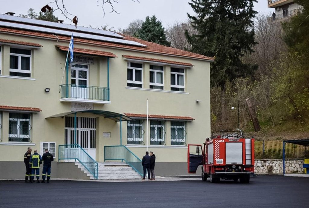 Πρόστιμο 10.000 ευρώ και τρίμηνη προσωρινή ανάκληση άδειας επαγγέλματος στον εργολάβο για την έκρηξη στο 9ο Δημοτικό Σερρών