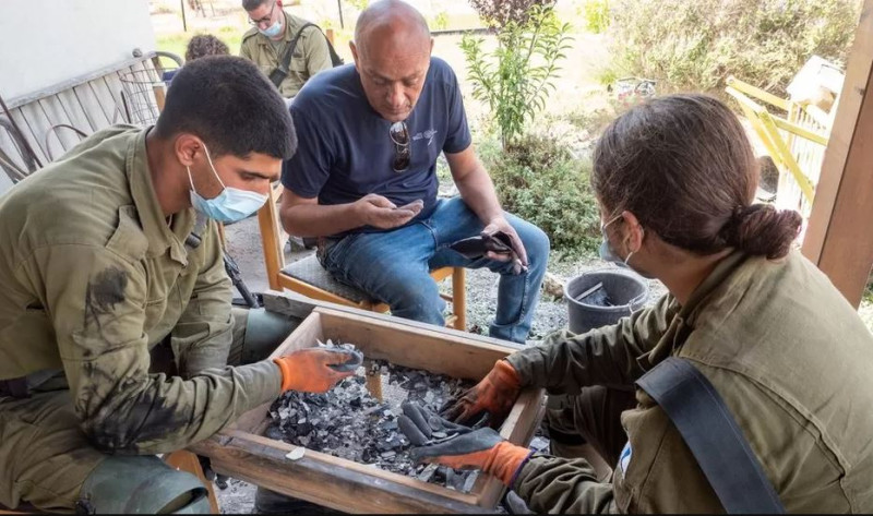 Ισραήλ: Αρχαιολόγοι συνδράμουν στις έρευνες για την ταυτοποίηση των θυμάτων της επίθεσης της Χαμάς (φώτο)