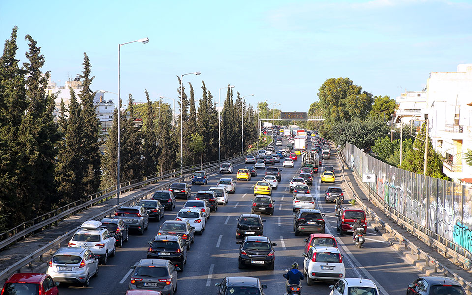 Μποτιλιαρισμένη η άνοδος του Κηφισού – Κίνηση και στην Αττική Οδό