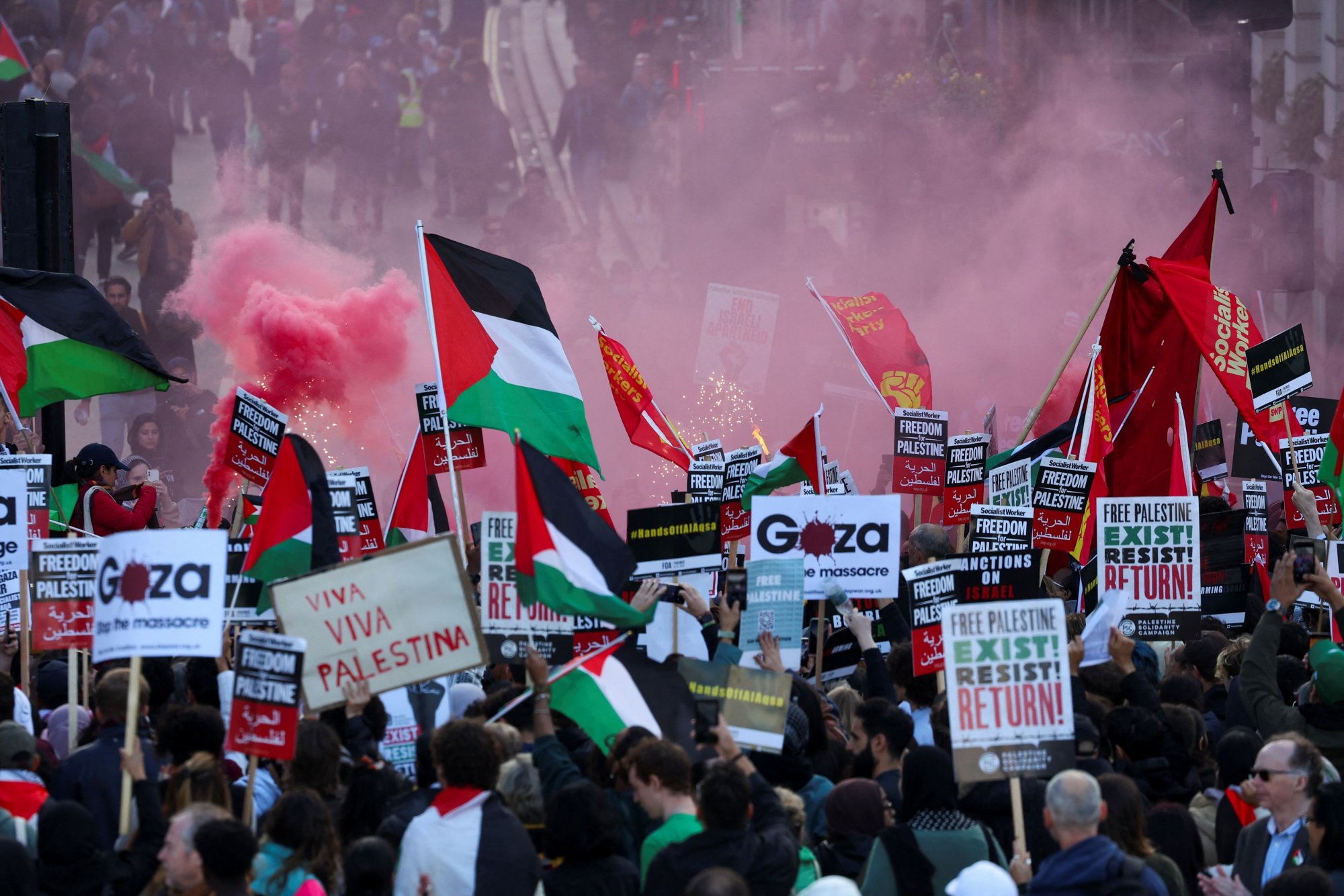 Λονδίνο: Μεγάλη πορεία υπέρ των Παλαιστινίων – Σοβαρά επεισόδια με αντιδιαδηλωτές  στο κέντρο της βρετανικής πρωτεύουσας