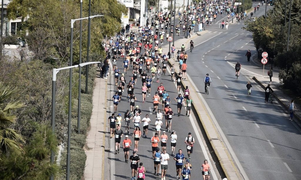 40ος Μαραθώνιος: Αναλυτικά οι δρόμοι που θα κλείσουν αύριο – Οι αλλαγές στα δρομολόγια των ΜΜΜ