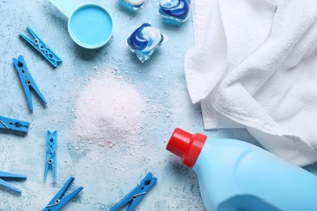 Τελικά ποιο απορρυπαντικό να χρησιμοποιήσεις στο πλυντήριο ρούχων; – Υγρό ή σκόνη;