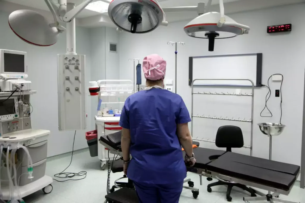 Απίστευτο περιστατικό στην Ινδία: Γιατρός άφησε στη μέση το χειρουργείο επειδή εκνευρίστηκε που δεν του σέρβιραν τσάι