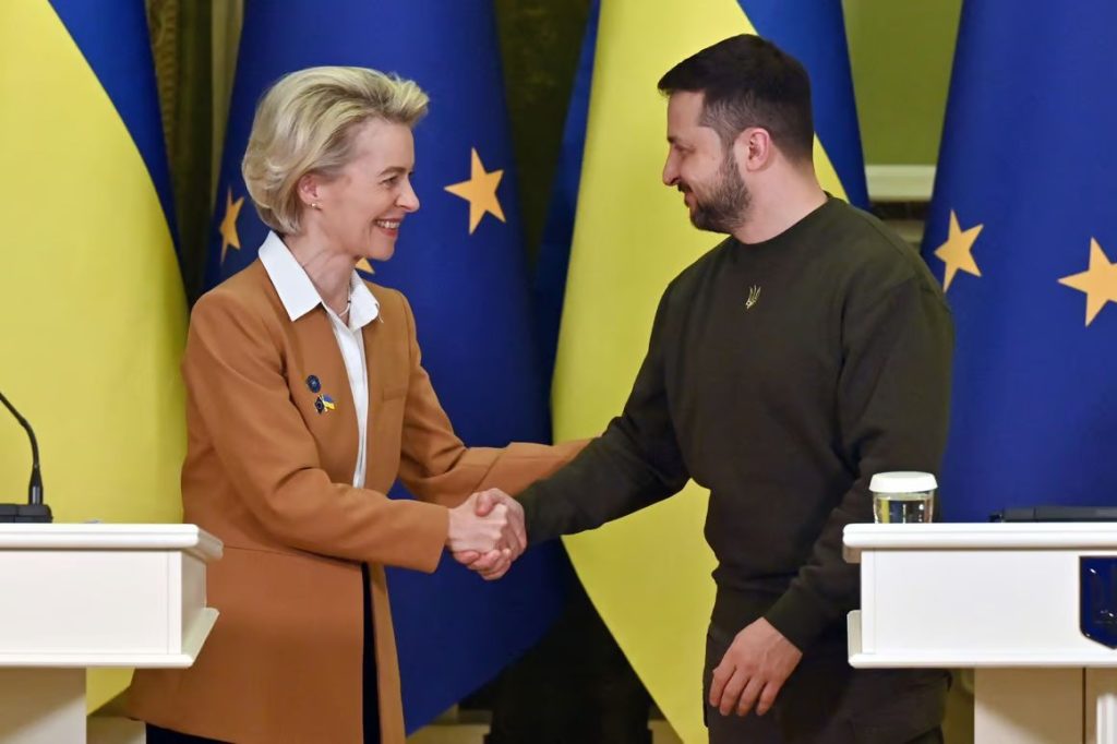 Οι Ευρωπαίοι πολίτες θα βάλουν ξανά το χέρι στην τσέπη – Θα πληρώσουν τα 50 δισ. ευρώ βοήθεια προς την Ουκρανία