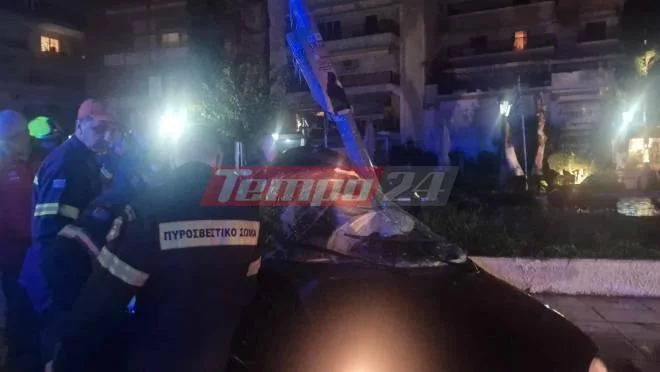 Πάτρα: ΙΧ καρφώθηκε σε κολώνα – Εγκλωβίστηκε νεαρός