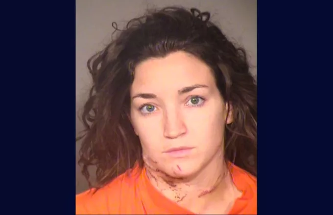 ΗΠΑ: Για ανθρωποκτονία από αμέλεια θα δικαστεί μία 32χρονη που μαχαίρωσε τον σύντροφό της 108 φορές και σκότωσε τον σκύλο της