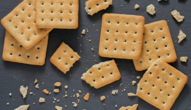 Εσύ το ήξερες; – Να γιατί τα κράκερ έχουν τρύπες