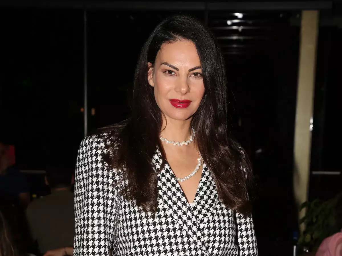 Εύη Βατίδου: «Σταματήστε να αφήνετε υπονοούμενα – Εγώ έκανα 17 κλήσεις στο 100»