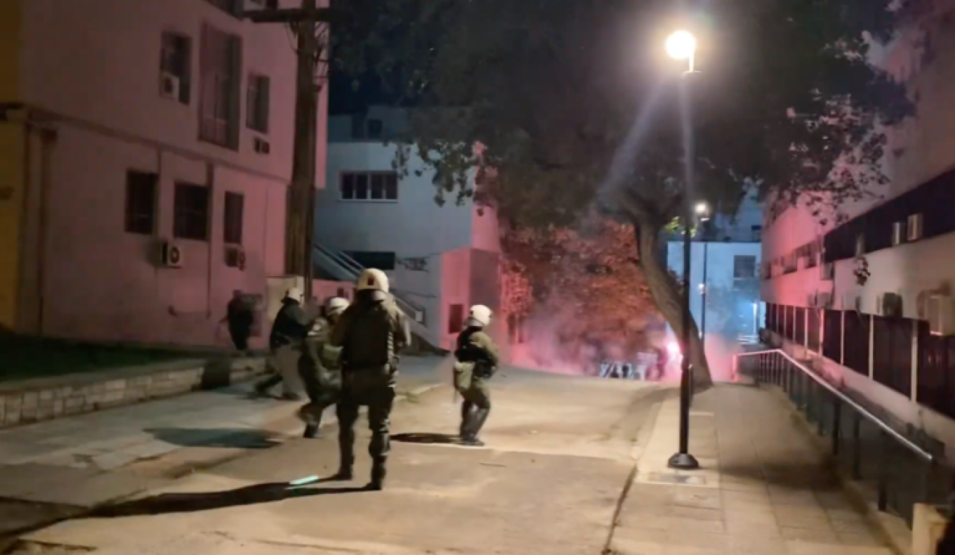 Επεισόδια στο ΑΠΘ: Ελεύθερος ο 20χρονος που συνελήφθη μετά την διαδήλωση για το θάνατο του 17χρονου Ρομά