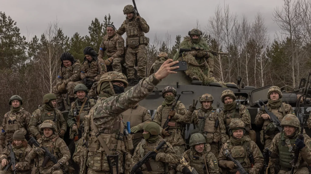 Χωρίς στρατηγικό στόχο οι Ουκρανοί: Διατάσσουν επίθεση κατά του οχυρωμένου ρωσικού πλέον Μπακχμούτ (βίντεο)