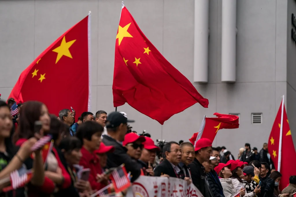Γέμισε με κινεζικές σημαίες το Σαν Φρανσίσκο – Λόγω της επίσκεψης του Σι Τζινπίνγκ (βίντεο)