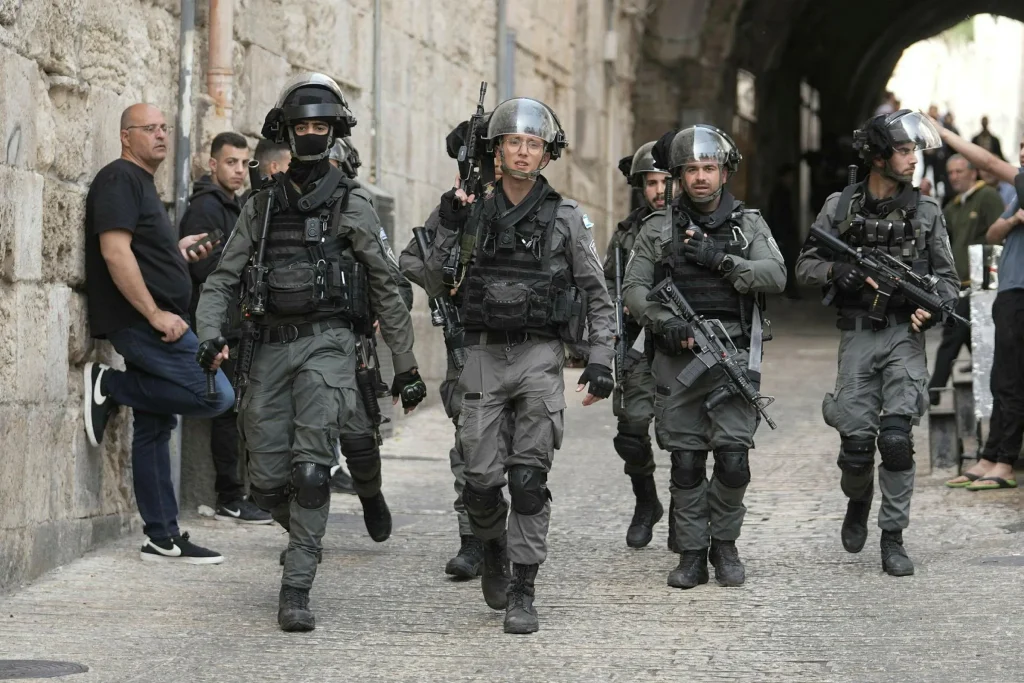 Ισραηλινοί αστυνομικοί κτύπησαν Τούρκους δημοσιογράφους στην Ιερουσαλήμ! (φώτο)