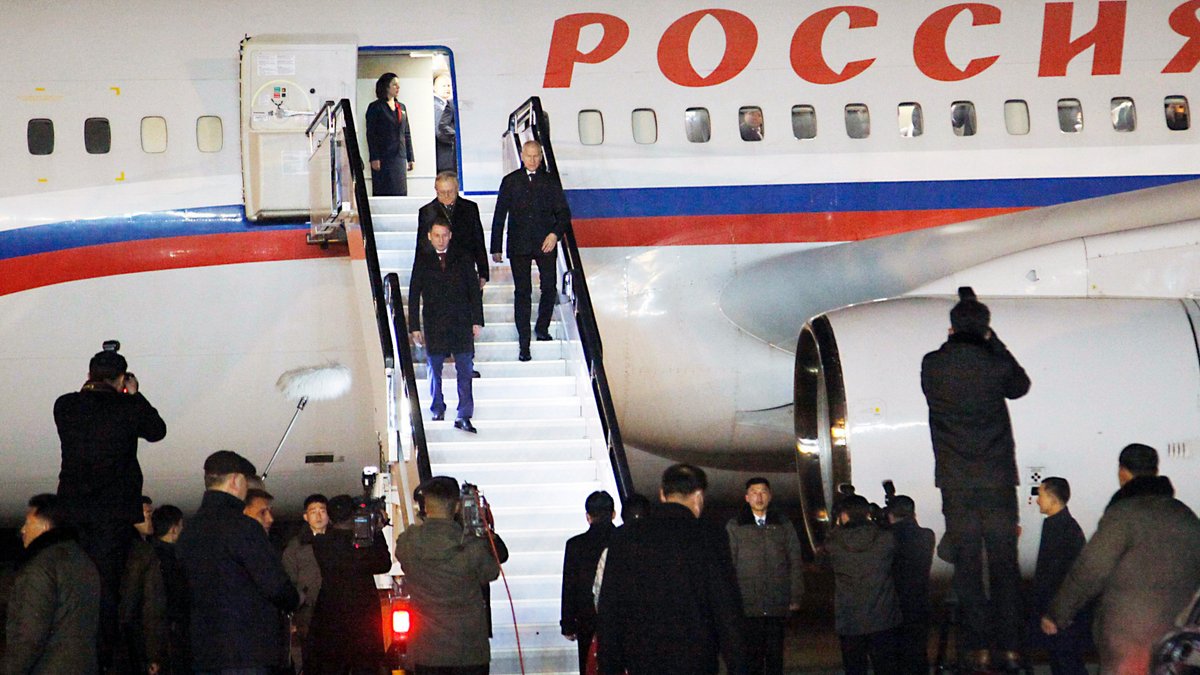 Τη Βόρεια Κορέα επισκέφθηκε ο υπουργός Φυσικών Πόρων της Ρωσίας