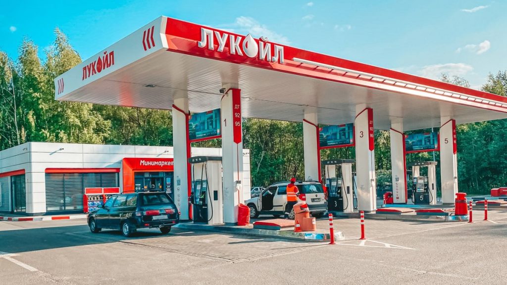 Ρωσία: Ανέστειλε την απαγόρευση εξαγωγών βενζίνης που είχε επιβάλλει λόγω πληθωρισμού