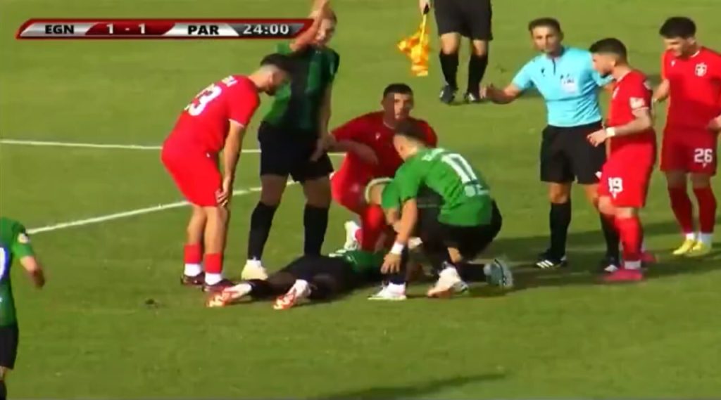 Αλβανία: Ποδοσφαιριστής κατέρρευσε ξαφνικά κατά τη διάρκεια του αγώνα και λίγο μετά κατέληξε