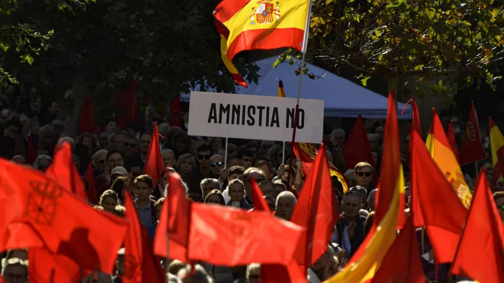 Ισπανία: Μεγάλη διαδήλωση στη Μαδρίτη κατά της αμνηστίας στους Καταλανούς αυτονομιστές (βίντεο)