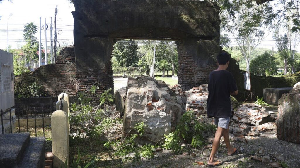 Φιλιππίνες: Τουλάχιστον έξι άνθρωποι έχασαν τη ζωή τους από τον σεισμό τω 6,8 Ρίχτερ στο νότιο τμήμα της χώρας