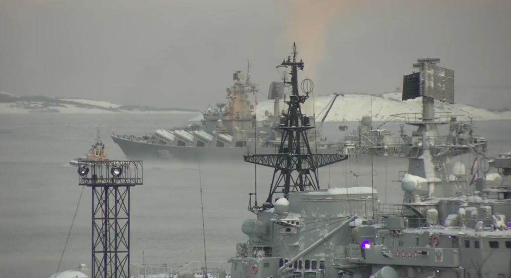 Ρωσικά πολεμικά πλοία κατέπλευσαν στην κύρια βάση του ανατολικού Στόλου του ινδικού Ναυτικού
