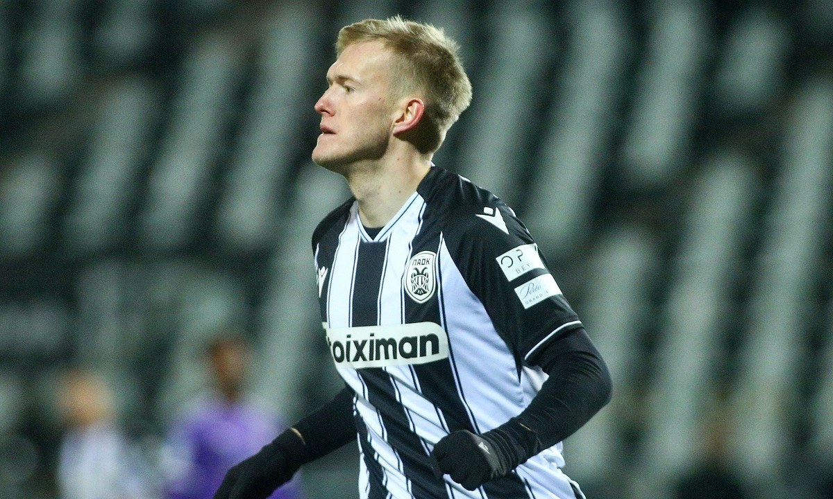 Αγώνας Τσεχία – Πολωνία: Ανησυχία για τον Κ.Σβιντέρσκι – Λιποθύμησε στο ημίχρονο του αγώνα