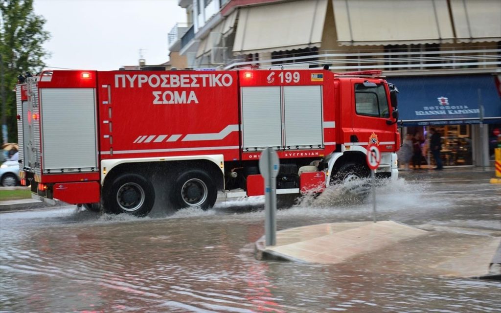 Κακοκαιρία: 288 κλήσεις έλαβε το Κέντρο Επιχειρήσεων της Πυροσβεστικής λόγω των θυελλωδών ανέμων