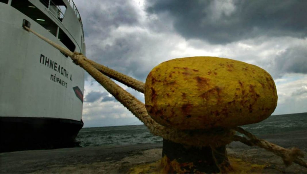 Δεμένα πλοία στα λιμάνια – Απαγορευτικό απόπλου λόγω ισχυρών ανέμων