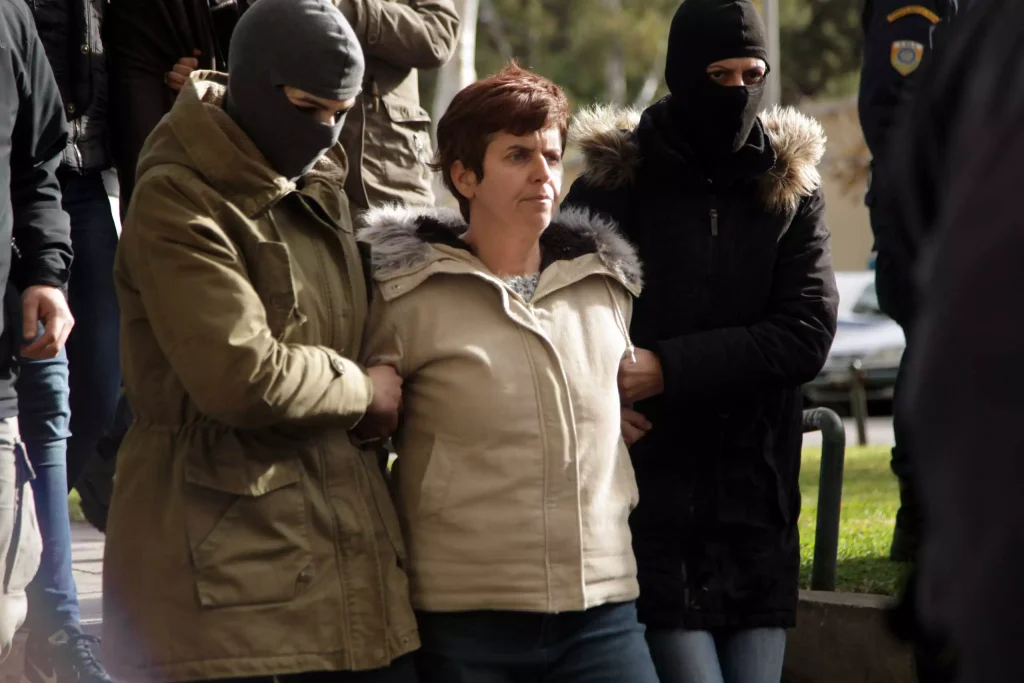 Πόλα Ρούπα: Πως τα ισόβια έγιναν 8,5 χρόνια για το μέλος της τρομοκρατικής οργάνωσης «Επαναστατικός Αγώνας»