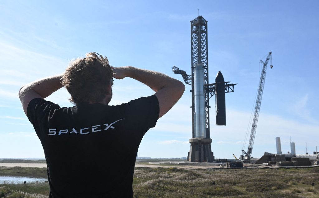 SpaceX: Η στιγμή που ο πύραυλος του Έλον Μασκ εκρήγνυται μετά την εκτόξευση (βίντεο)