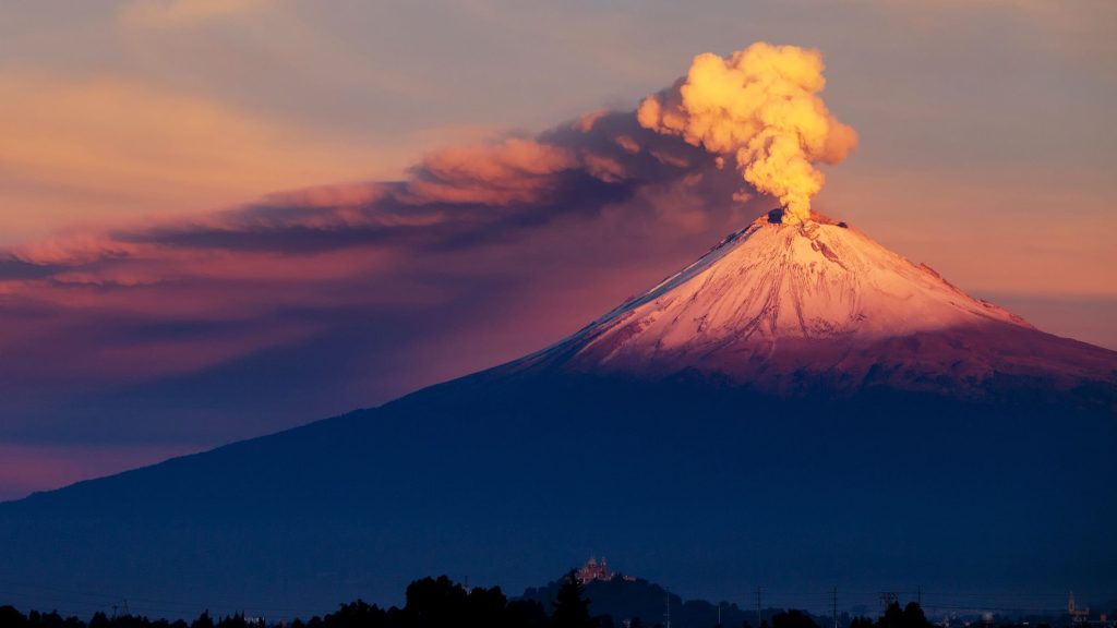 Εξερράγη το ηφαίστειο Ποποκατέπετλ στο Μεξικό – Οι Αρχές σήμαναν «κίτρινο συναγερμό» (βίντεο)