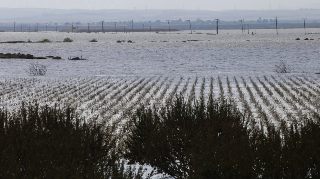 Το σχέδιο των Ολλανδών για τη «ολιστική θωράκιση» της Θεσσαλίας – Πλημμυρισμένη ακόμα η λίμνη Κάρλα