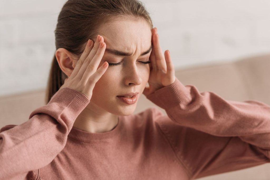 Νέα μελέτη αποκαλύπτει: Γιατί ο πονοκέφαλος κάθε πρωί είναι ανησυχητικός