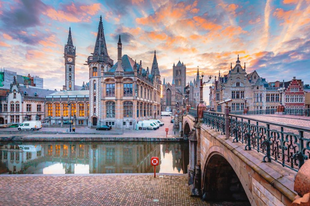 Γάνδη: Η μεσαιωνική πόλη του Βελγίου που θα σας «ταξιδέψει» πίσω στο χρόνο