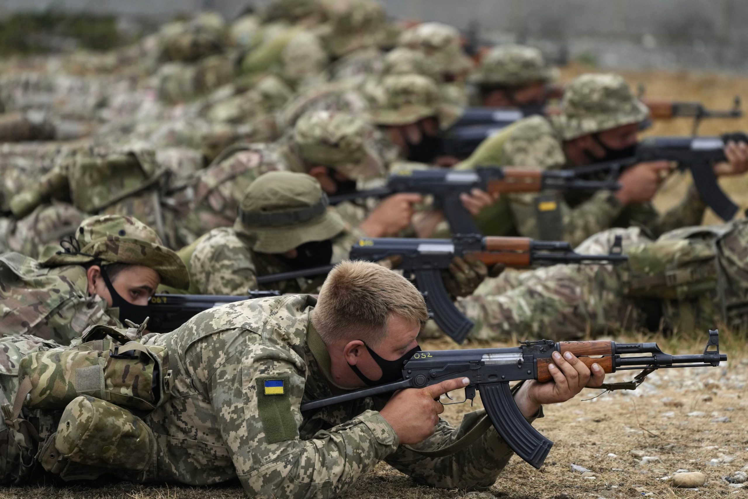 Τα Σκόπια παραδέχθηκαν ότι εκπαιδεύουν Ουκρανούς στρατιώτες: «Θα συνεχίσουμε να το κάνουμε»