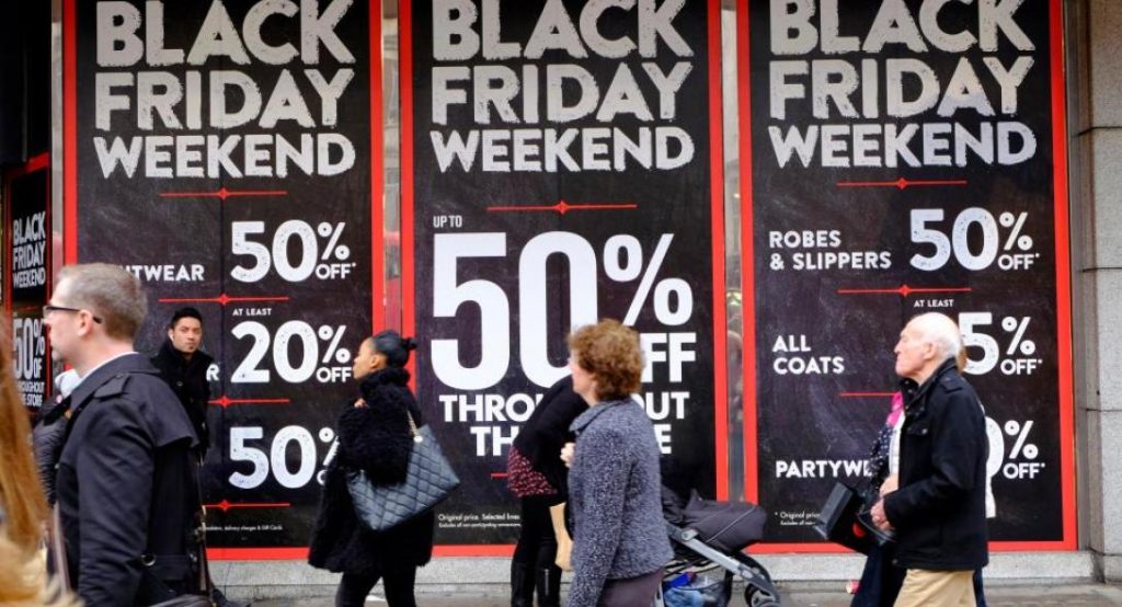 Black Friday: Πόσο στοιχίζει μια τηλεόραση και ένα ψυγείο στην Αγγλία και στην Ελλάδα – Δείτε τις διαφορές στις τιμές