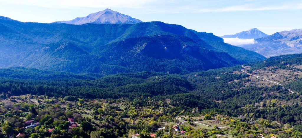 Καρυά Κορινθίας: Το ορεινό χωριό με την απίστευτη ομορφιά (φώτο)