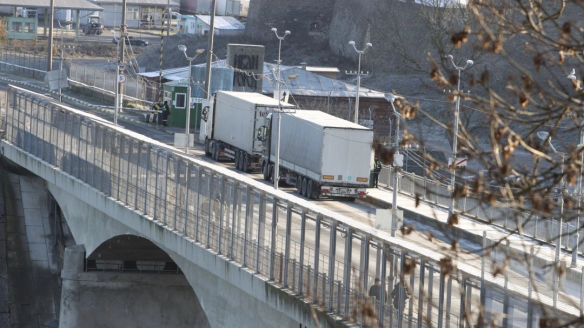 75 μετανάστες εμφανίστηκαν στα σύνορα της Εσθονίας: «Η Ρωσία κάνει υβριδικό πόλεμο»