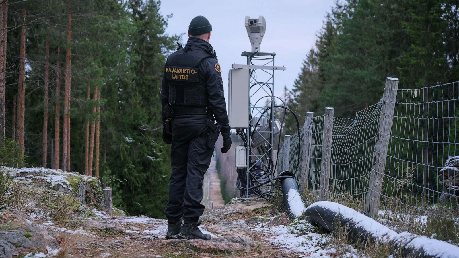 Η Φινλανδία κλείνει όλα εκτός από ένα τα συνοριακά περάσματα με τη Ρωσία