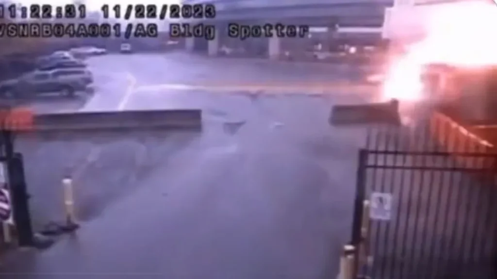 Βίντεο ντοκουμέντο: Η στιγμής της έκρηξης του αυτοκινήτου με δύο νεκρούς σε γέφυρα στα σύνορα ΗΠΑ-Καναδά