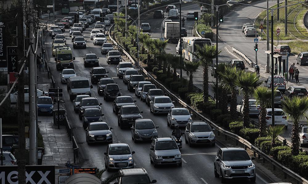 Παλαιό Φάληρο: Συνελήφθησαν δύο οδηγοί για παράνομους αγώνες ταχύτητας στη λεωφόρο Ποσειδώνος