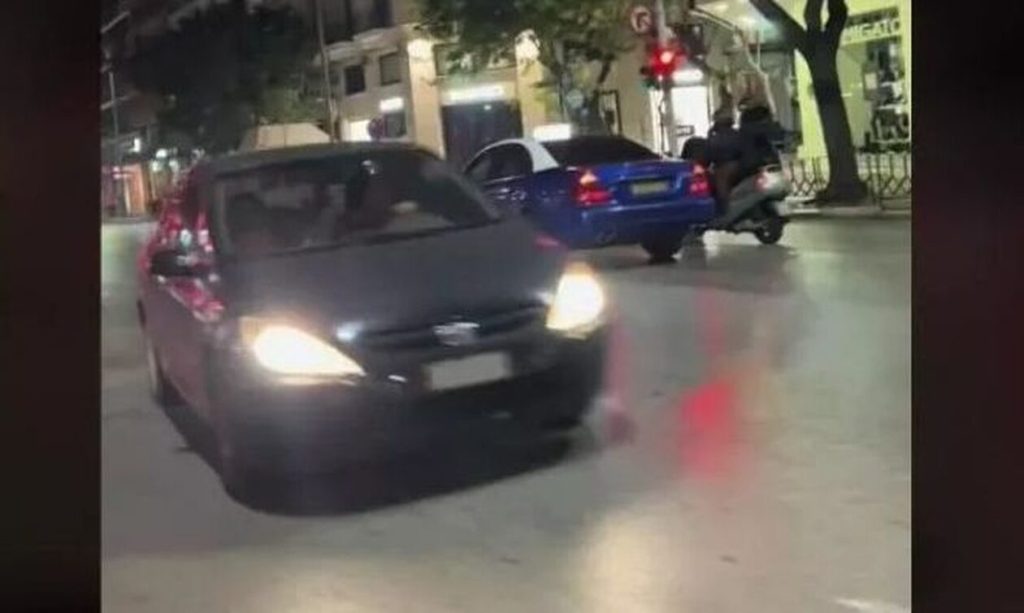 Θεσσαλονίκη: Αυτοκίνητο κινούνταν… ανάποδα στην Τσιμισκή (βίντεο)